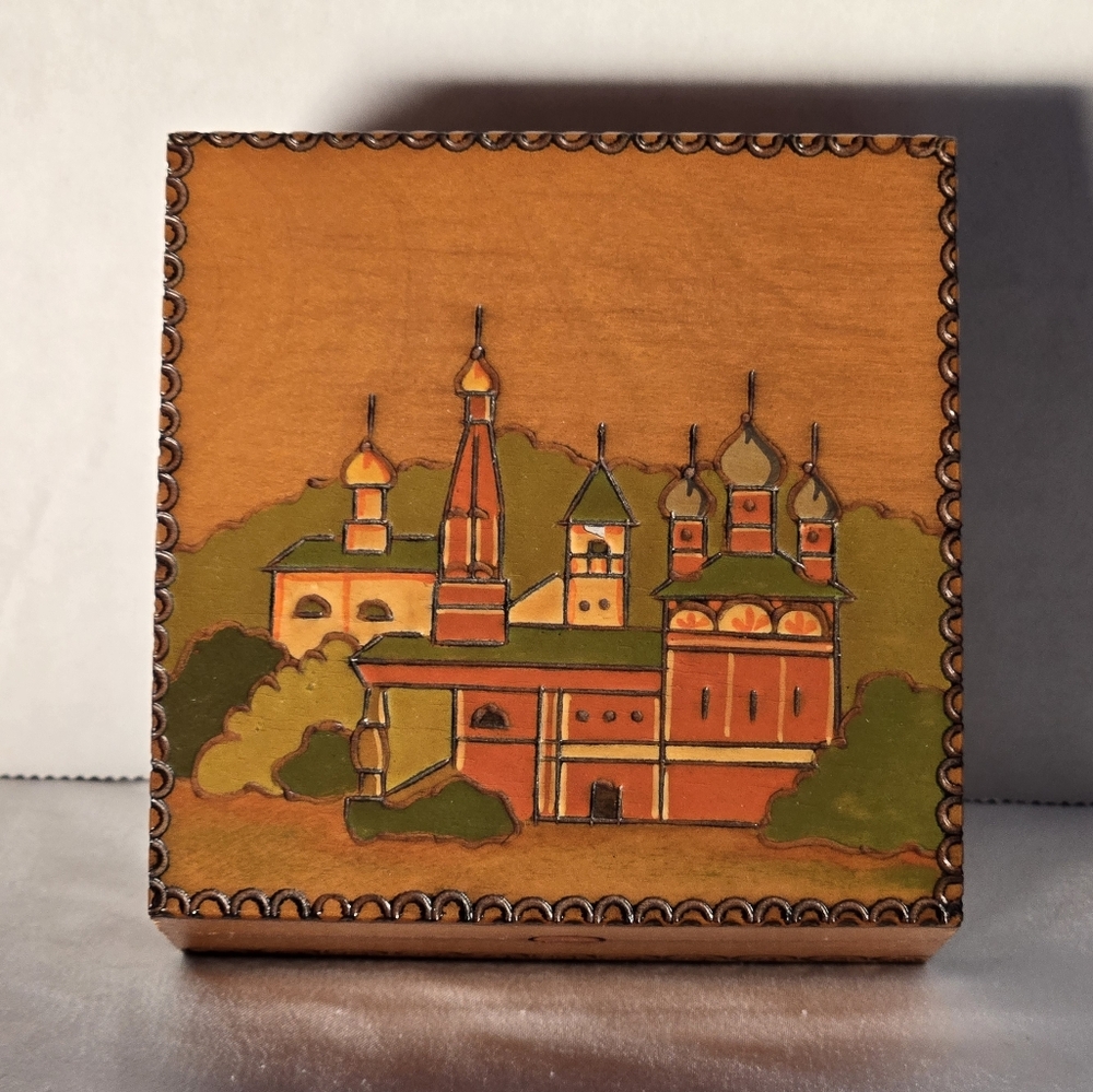 Russian Wooden Trinket Box with Scenic Design 4"X4"X2"